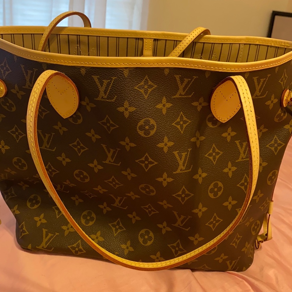 Authentic Louis Vuitton Monogram Neverfull MM